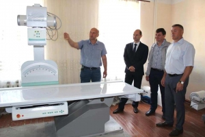 Керівництво району та міста&nbsp;оглянули рентгенологічний кабінет КНП ФРР "Фастівська центральна районна лікарня", який поповнився новим рентген апаратом.