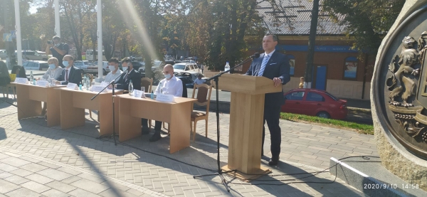10 вересня голова КОДА Василь Володін представив нового голову Фастівської РДА Юрія Волкова.