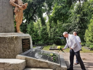 22 червня в Україні відзначається День скорботи і вшанування пам’яті жертв війни в Україні.