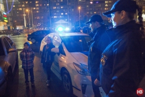 За перебування дітей без супроводу дорослих у вечірній час штрафуватимуть