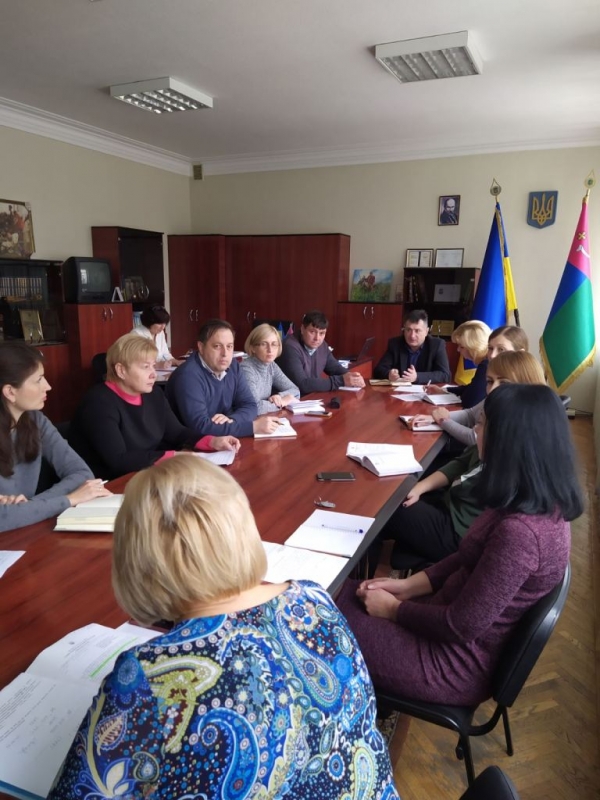 28 жовтня відбулася щотижнева апаратна нарада з керівниками структурних підрозділів райдержадміністрації, установ та організацій району