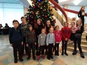 20 та 21 грудня за ініціативи служби у справах дітей та сім&rsquo;ї КОДА та&nbsp; підтримки голови КОДА Олексія Чернишова діти району відвідали вистави приурочені до дня святого Миколая і новорічних свят.
