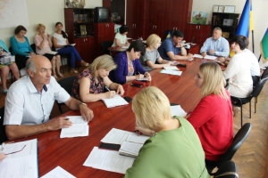 08 липня&nbsp;проведено оперативну нараду з керівниками структурних підрозділів адміністрації,&nbsp;установ та організацій району.