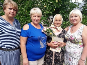 28 серпня приймала вітання з 90 Днем народження жителька с. Мотовилівка Софієнко Ганна Романівна.