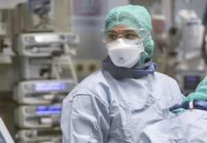 На Київщині застрахували понад 66% медиків, які працюють з &laquo;ковідними&raquo; пацієнтами.