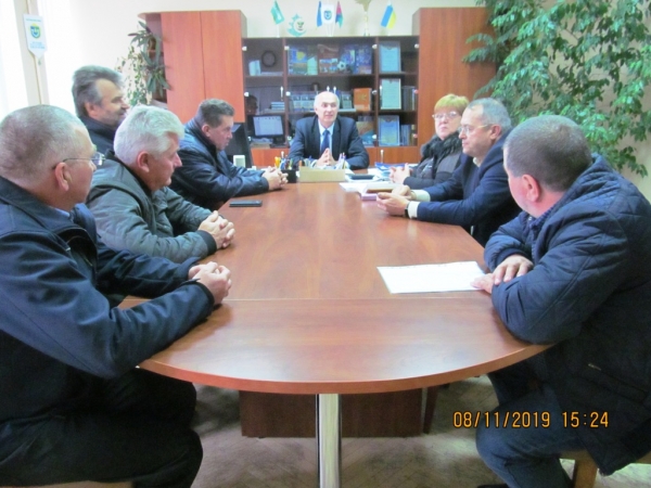 08 листопада проведено нараду з питань завершення комплексу осінньо-польових робіт, переведення галузі тваринництва на зимове утримання, та ін.